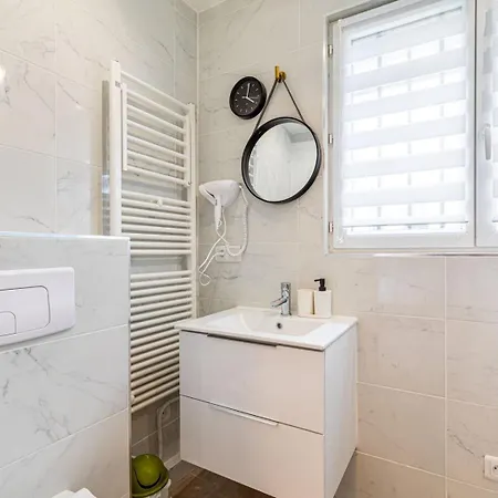 Holiday home Maison Elegante 15 Minutes De Paris Arcueil